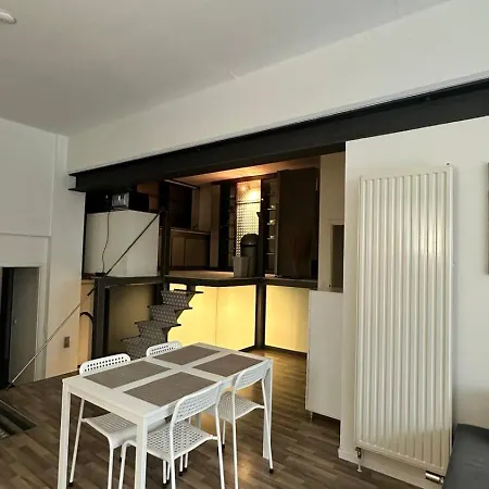 Apartment B@home *